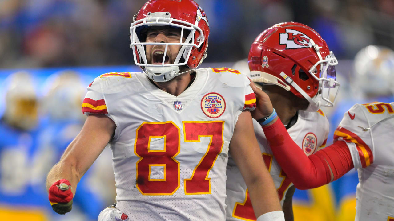 Houston, USA. 18th Dec, 2022. Kansas City Chiefs TRAVIS KELSEY (87) makes a  reception in the first half during the game between the Kansas City Chiefs  and the Houston Texans in Houston