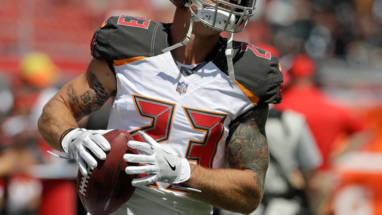 Injuries Buccaneers Place Chris Conte Knee On Ir