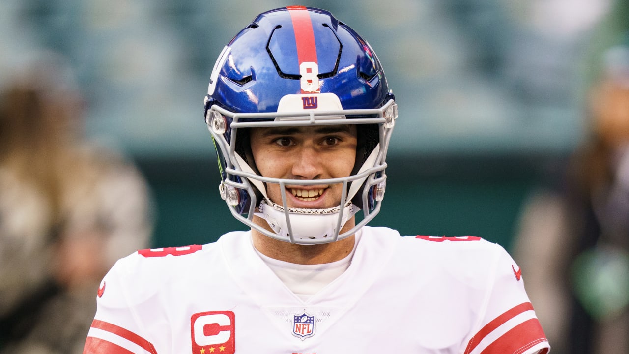 Giants QB Daniel Jones affirms expectations that come with $160M contract:  'I've always felt that responsibility