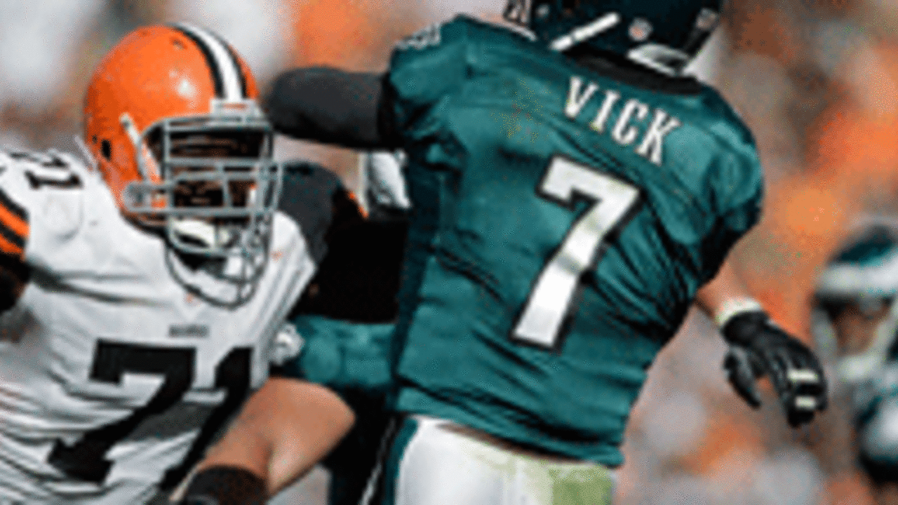 Michael-Vick-spot_120910.gif