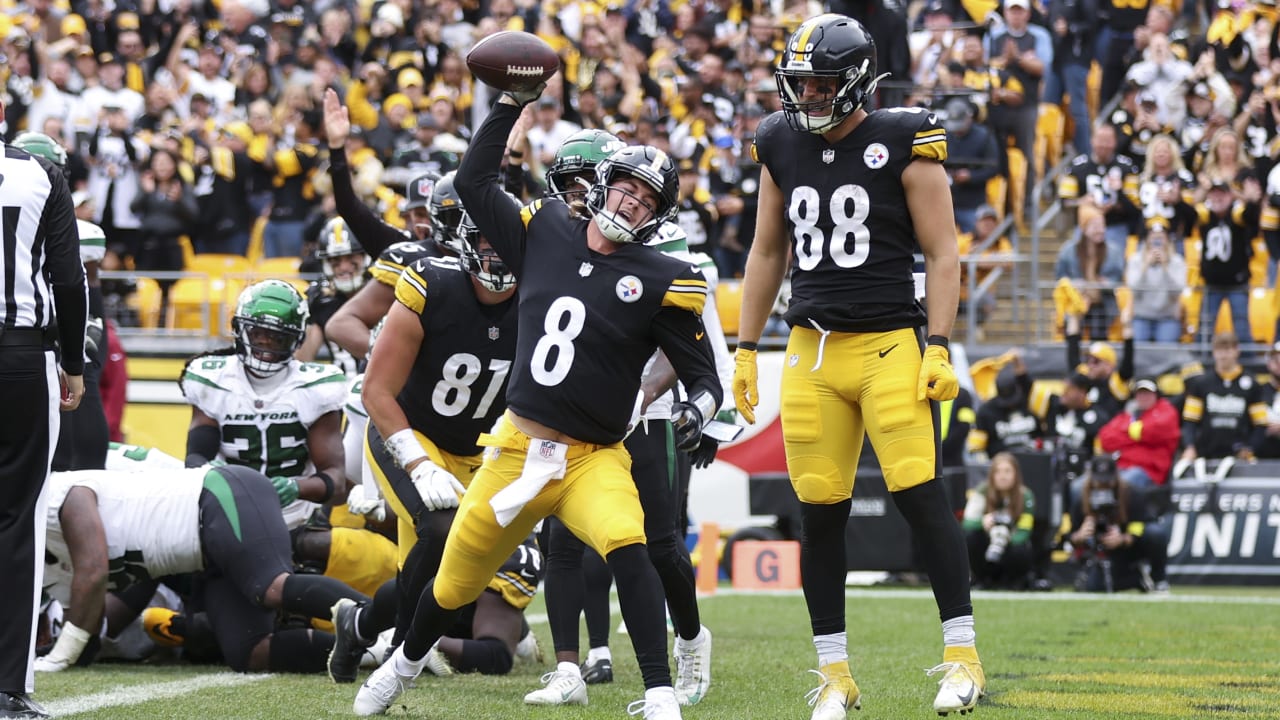 Pittsburgh Steelers quarterback Kenny Pickett's first NFL TD comes via 1yard rushing score