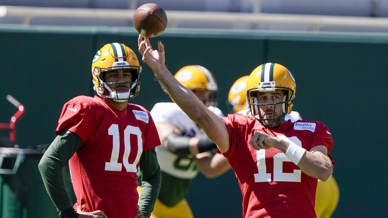 Aaron Rodgers kept Jordan Love in the this offseason: 'I went through that'