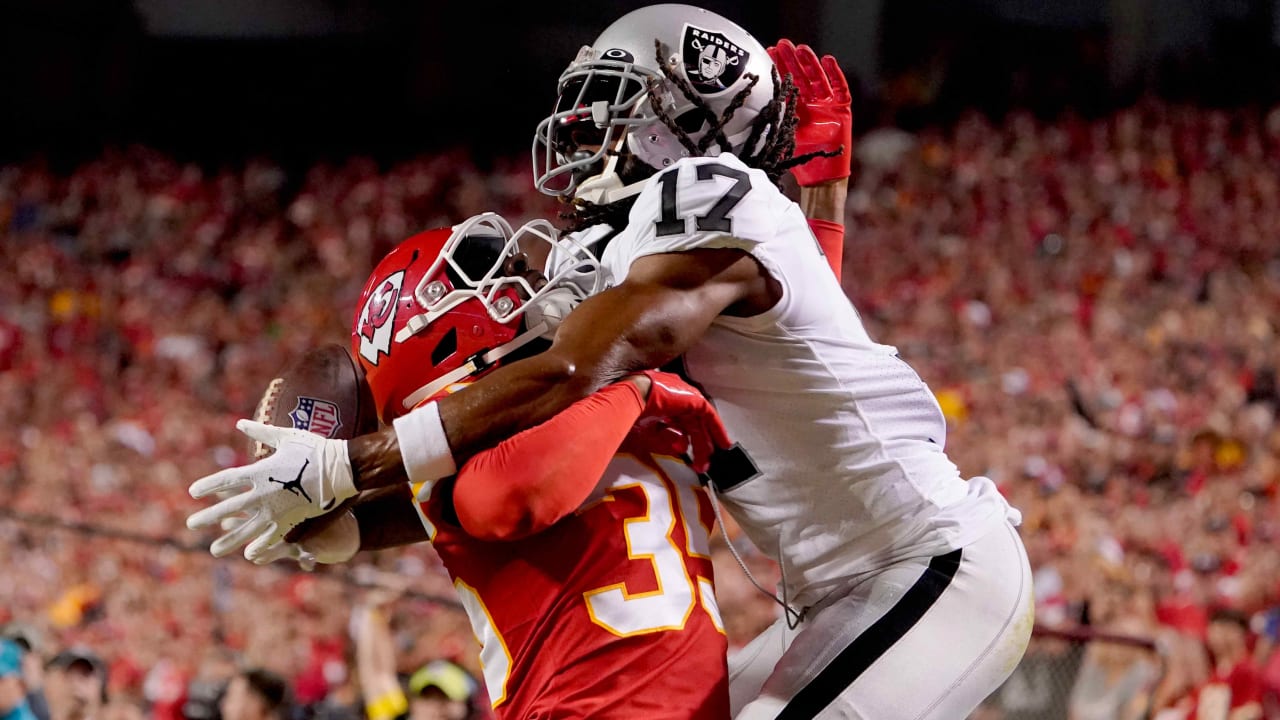 Kansas City Chiefs defensive back Jaylen Watson's PI on Las Vegas