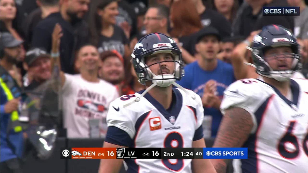 Denver Broncos kicker Brandon McManus misses extra point badly after
