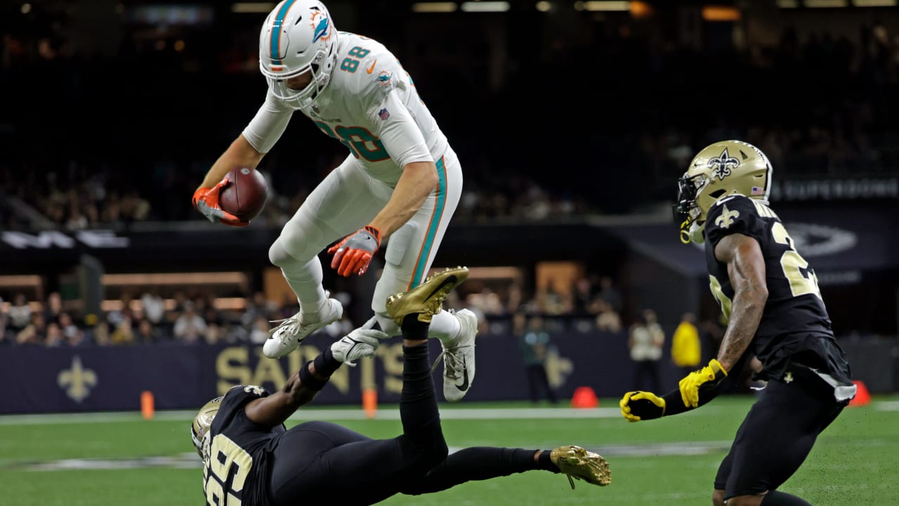 Mike Gesicki Makes Surprise Appearance At THON 2019