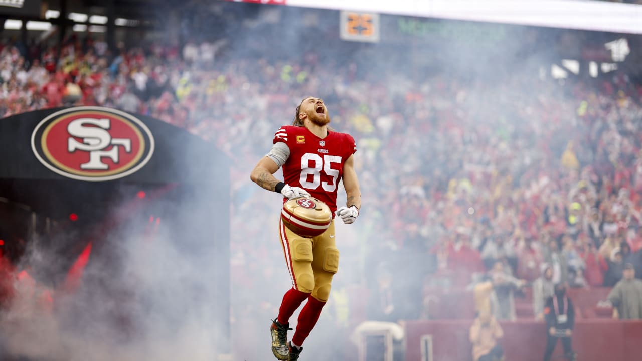 San Francisco 49ers guard Aaron Banks (65) defends in the third quarter  during an NFL football