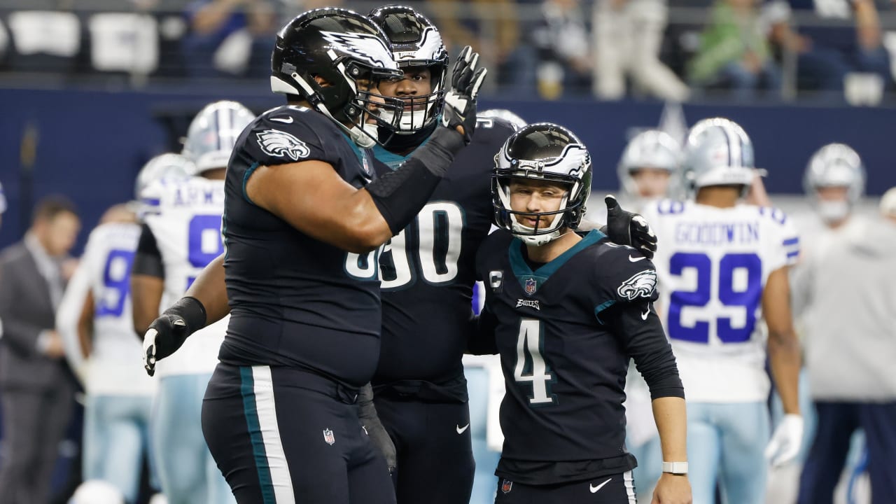 Philadelphia Eagles kicker Jake Elliott's 24-yard field goal puts the Eagles  on top of the Minnesota Vikings