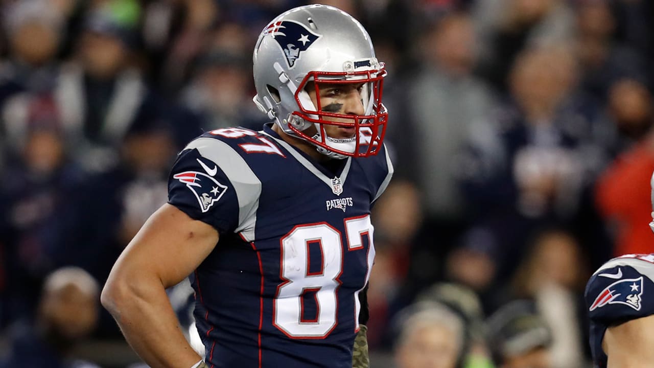gronk-161230-sl.jpg