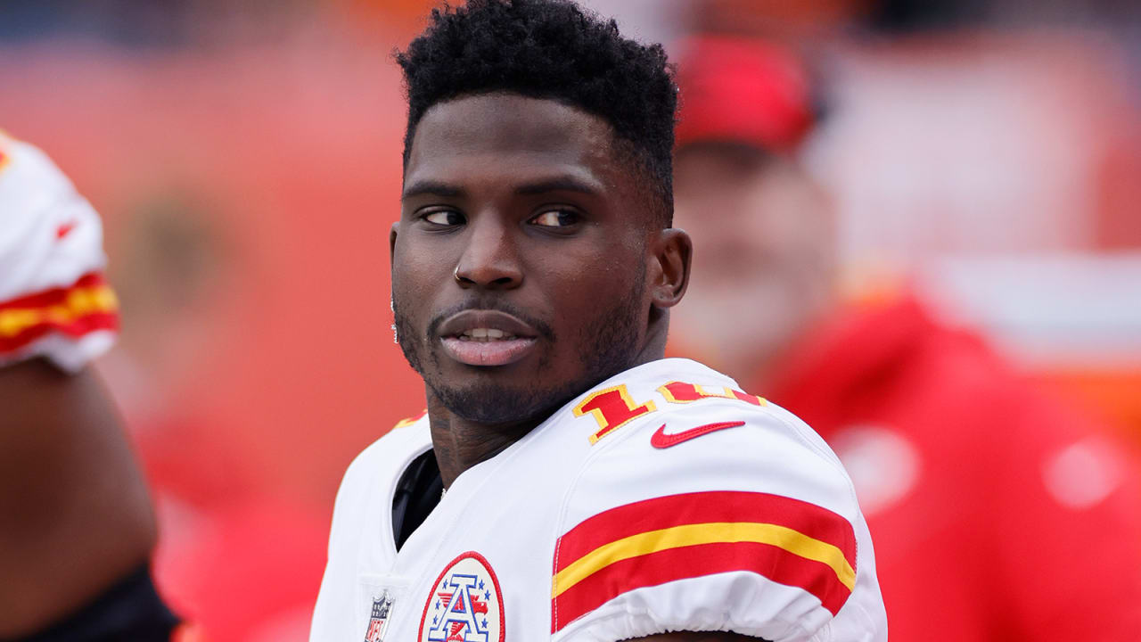 Why did Chiefs trade Tyreek Hill? How Davante Adams' contract sparked  Kansas City's deal with Dolphins