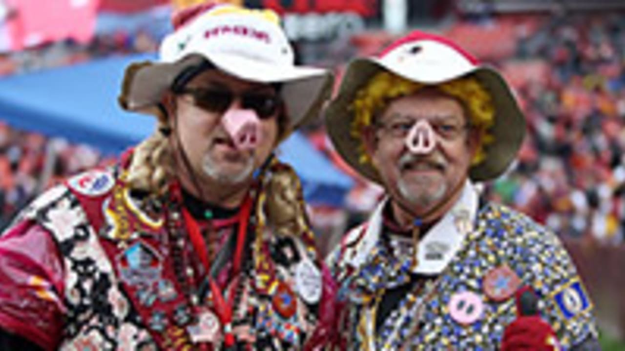 A Washington Redskins fans wearing a nose of a hog looks on from the  News Photo - Getty Images