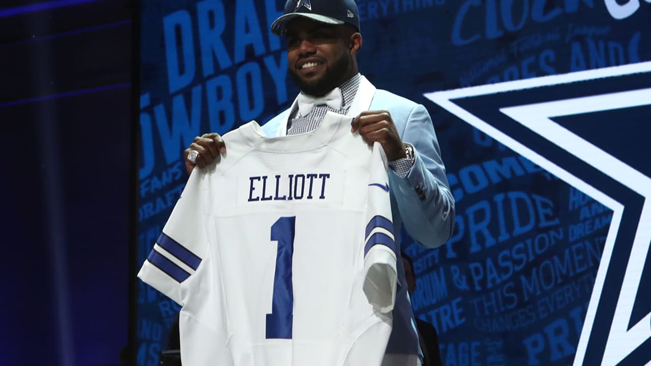 elliott-cowboys-160428-sl.jpg