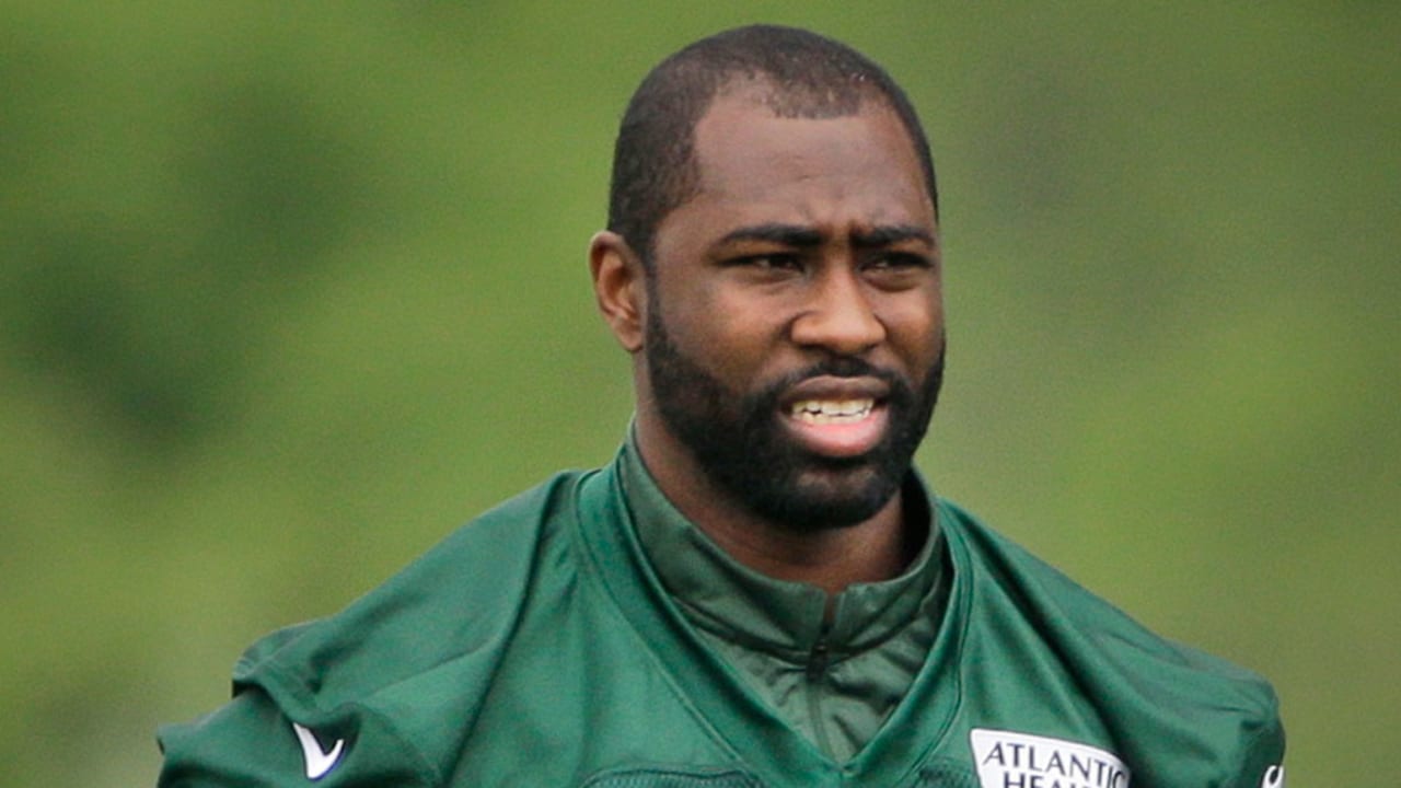 darrelle-revis-spot_150630.jpg