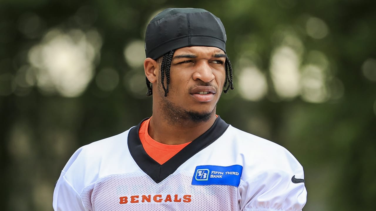 Cincinnati Bengals' Ja'Marr Chase participates in a drill during an NFL  football camp practice in Cincinnati, Tuesday, May 25, 2021. (AP  Photo/Aaron Doster Stock Photo - Alamy