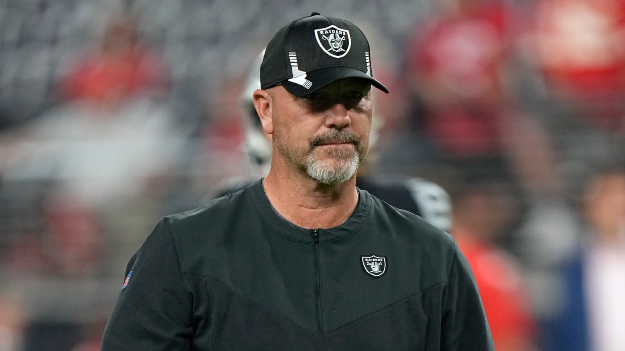 __Gus Bradley__