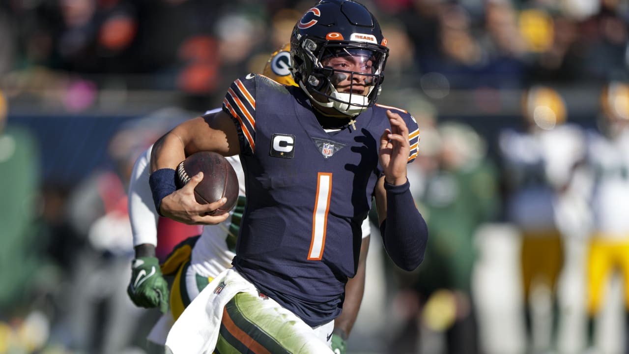 NFL Fantasy 2022 Start 'Em, Sit 'Em Week 15 Quarterbacks