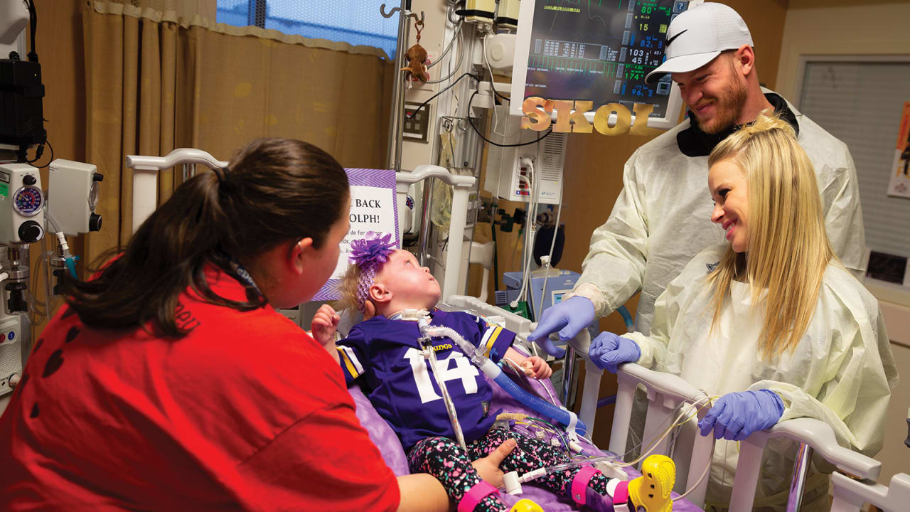 Kyle Rudolph Shares Photo from Minnesota Vikings Visit with Son Henry