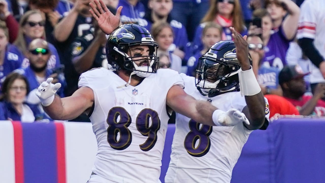 Baltimore Ravens Quarterback Lamar Jackson Lofts Dime To Tight End Mark ...