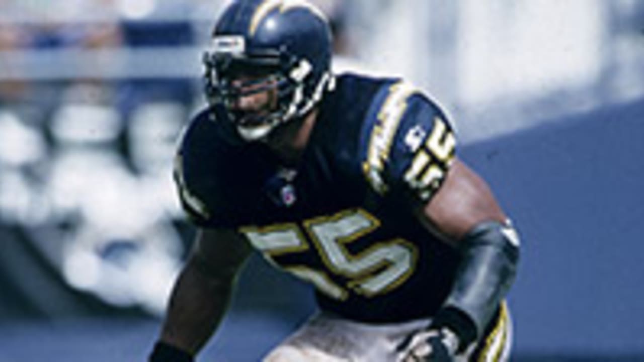 Reports: NFL great Junior Seau commits suicide