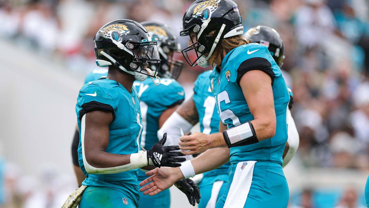 Jacksonville Jaguars running back Travis Etienne's shiftiness on ...