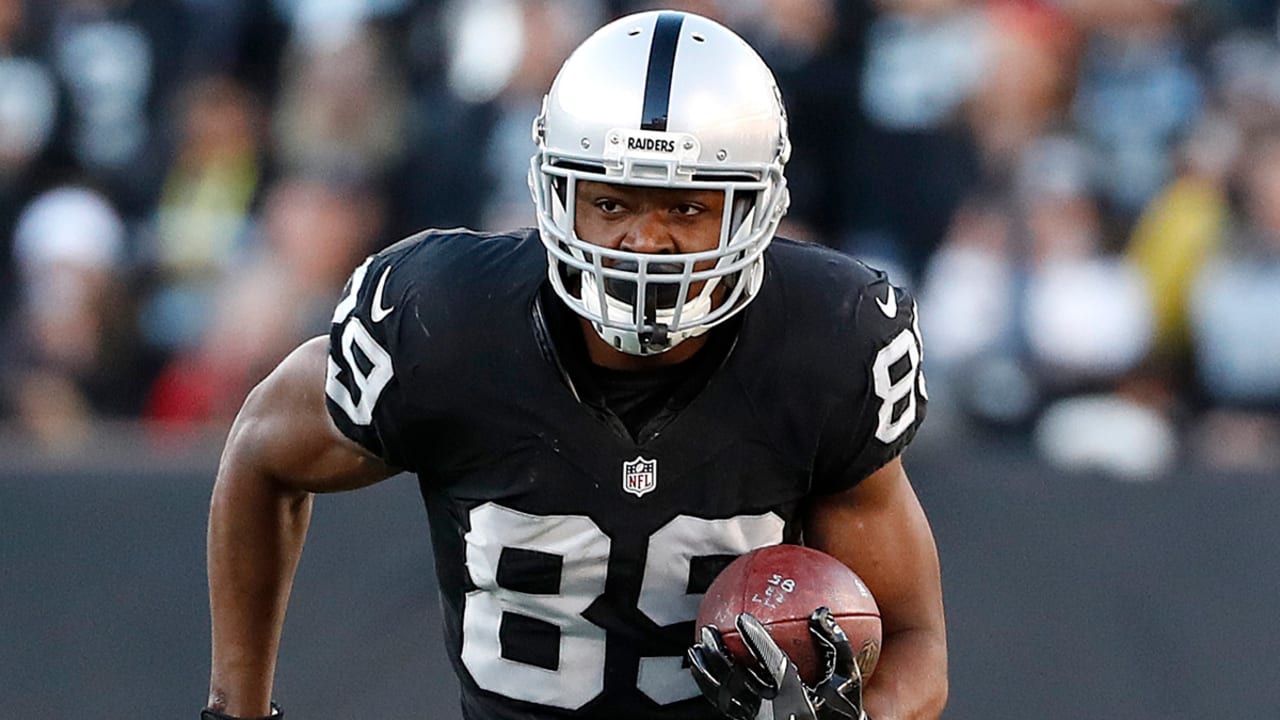 Cowboys get Amari Cooper from Raiders for 1st—round pick