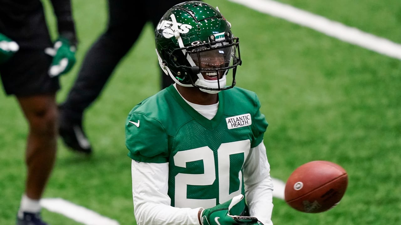 Jets sign firstround CB Sauce Gardner to rookie contract