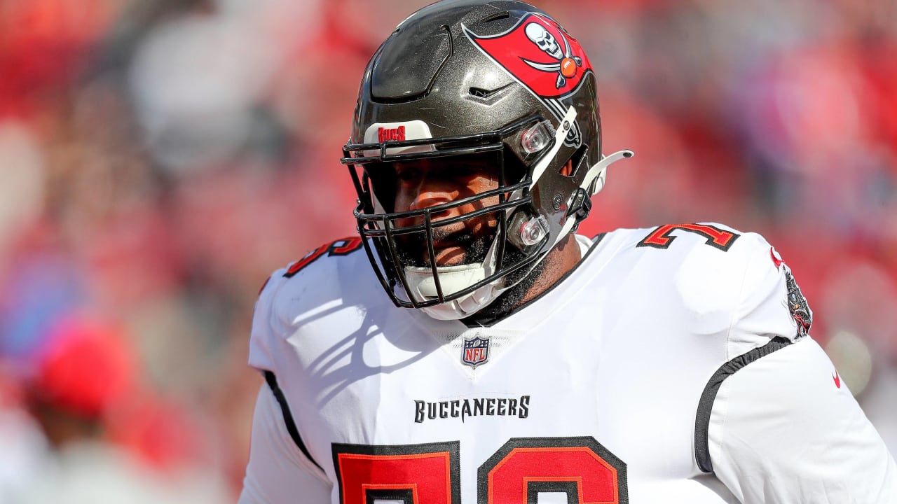 Buccaneers LT Donovan Smith believes left guard competition will 'make