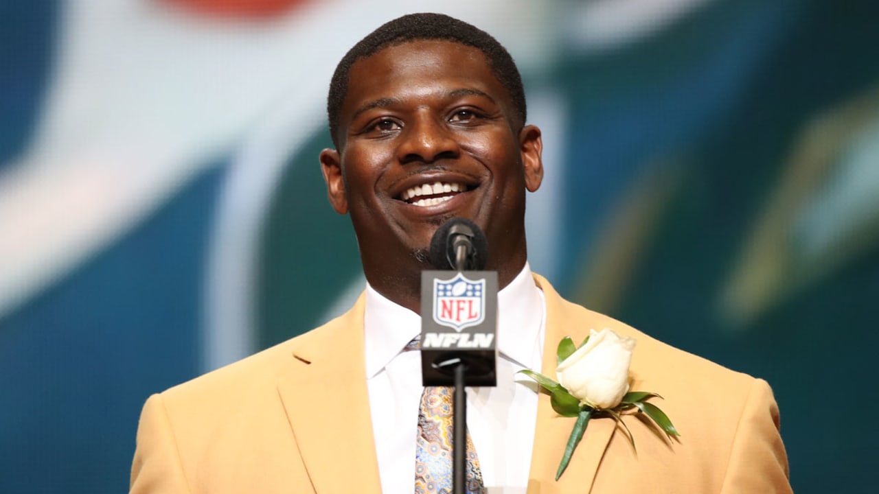 LaDainian Tomlinson on His Moving Hall of Fame Speech - Sports Illustrated