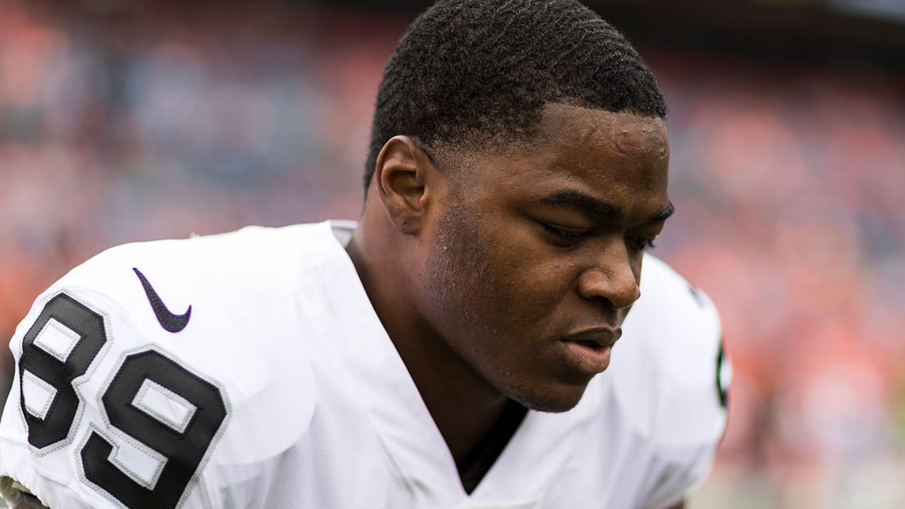 Oakland Raiders wide receiver Amari Cooper (89) warms up before an