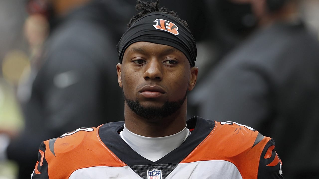 Bengals QB Joe Burrow won't play vs. Browns; Joe Mixon positive for  COVID-19, also out