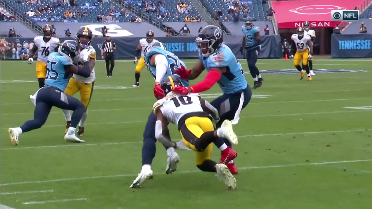 Tennessee Titans defensive back Dane Cruikshank picks off Pittsburgh  Steelers quarterback Ben Roethlisberger's launch codes before halftime