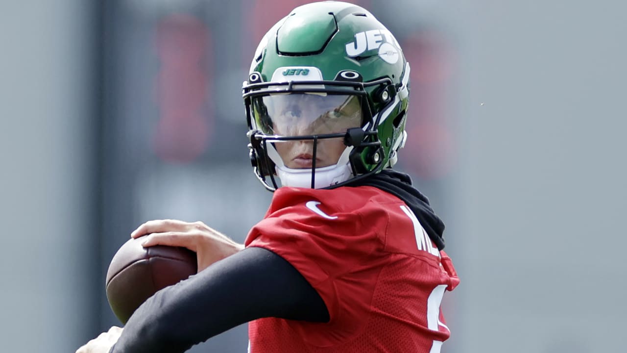 Social Media Erupts After Jets Bench Zach Wilson In Week 16