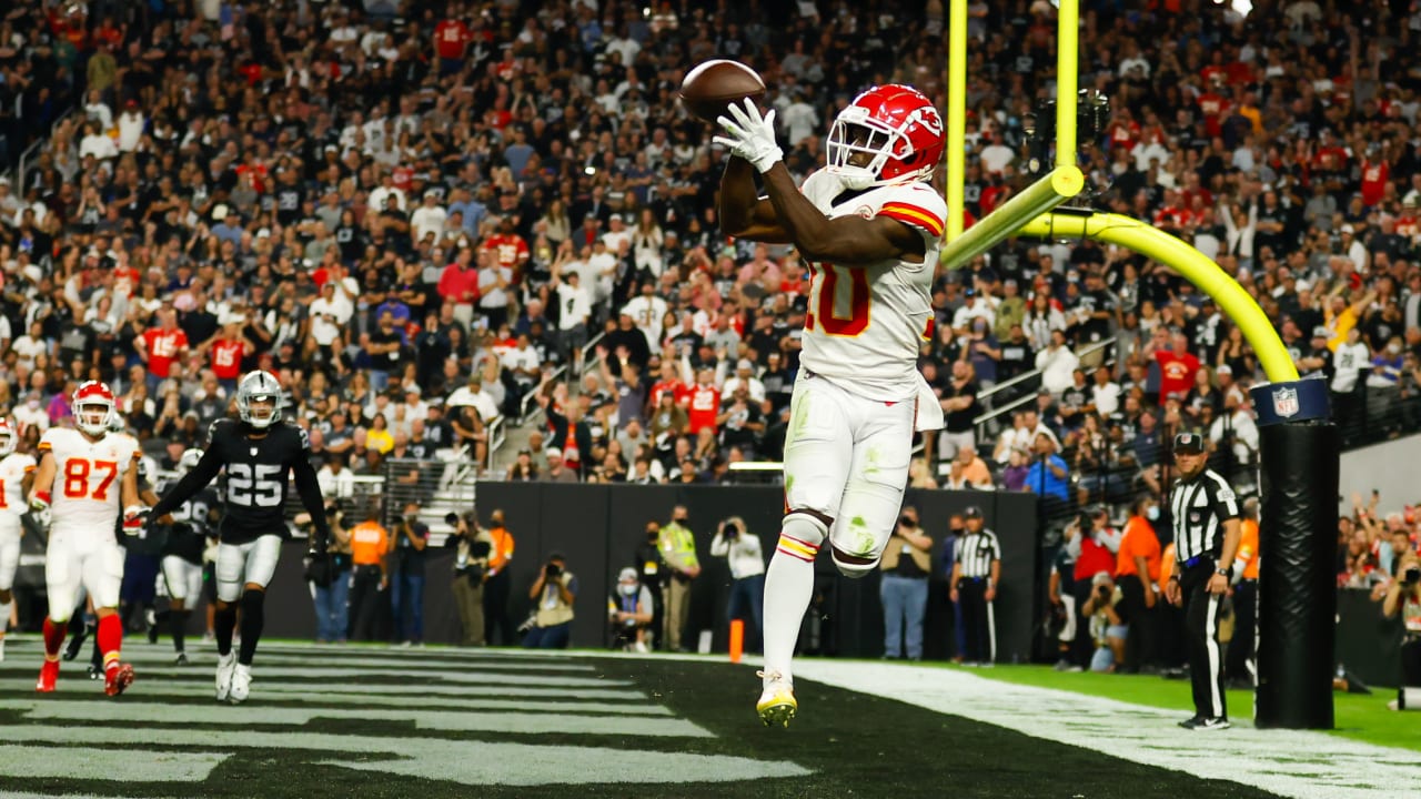 Patrick Mahomes connects with Chiefs WR Tyreek Hill for his second  touchdown of the game, which Hill celebrates with a backflip. Hill has 7  receptions, 203 yards, and 2 TDs in the