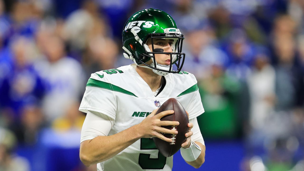 Quarterback Mike White injured as New York Jets lose to Indianapolis Colts