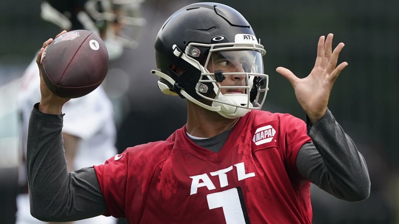 Atlanta Falcons quarterback Marcus Mariota (1) wears a Salute to