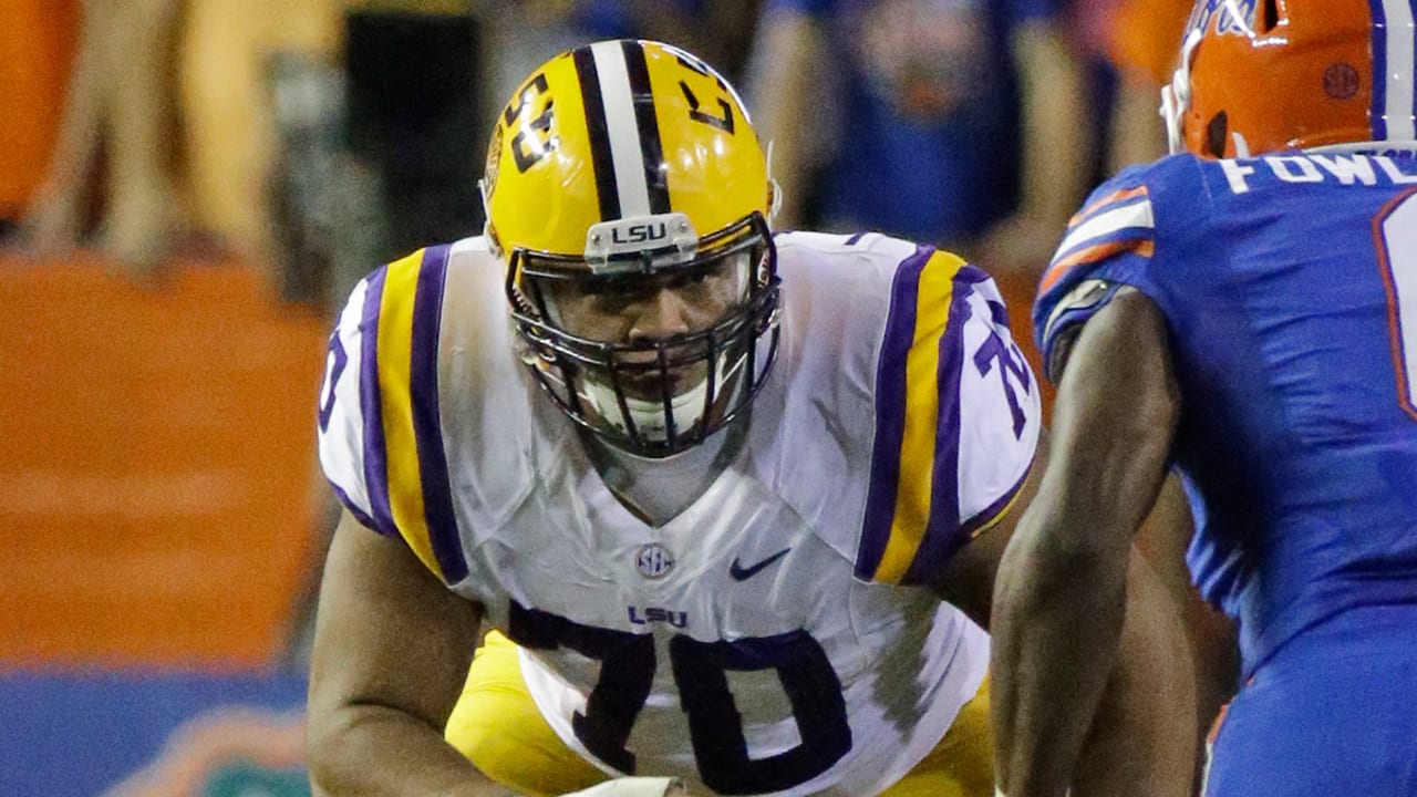 La'el Collins meets with Baton Rouge police