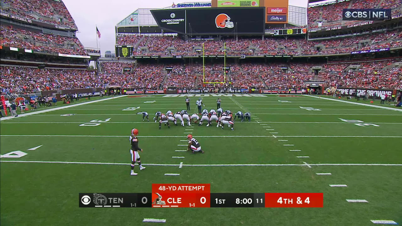 Cleveland Browns kicker Dustin Hopkins gets the Browns on the board vs. the  Tennessee Titans