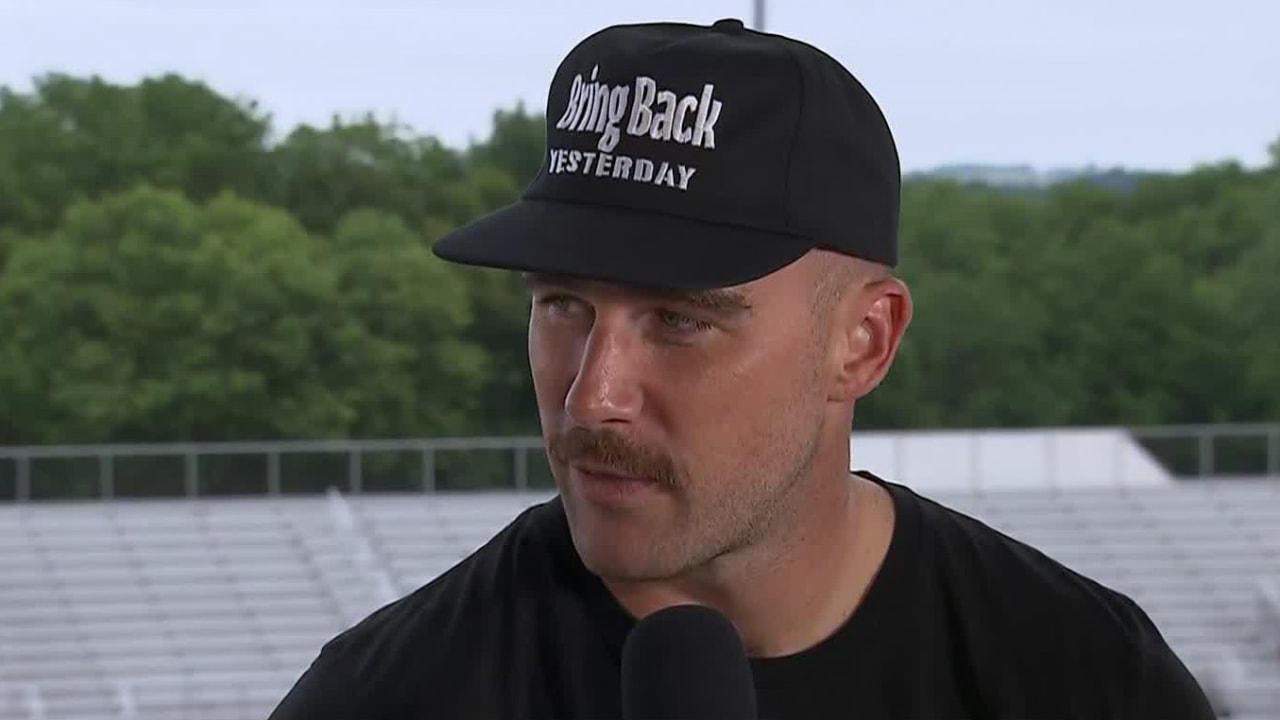 Chiefs star TE Travis Kelce rocks Bearcats hat in post game interview – The  Front Office News