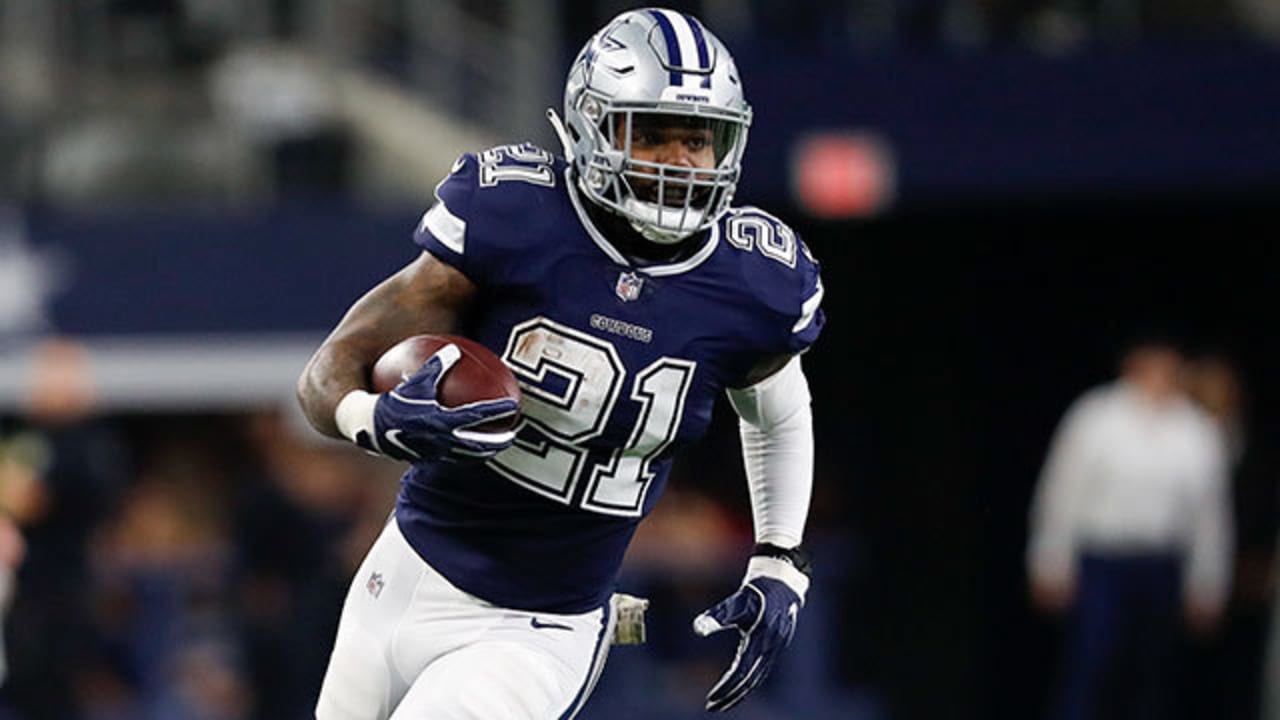 Zeke takes catch nearly into end zone for 37 yards