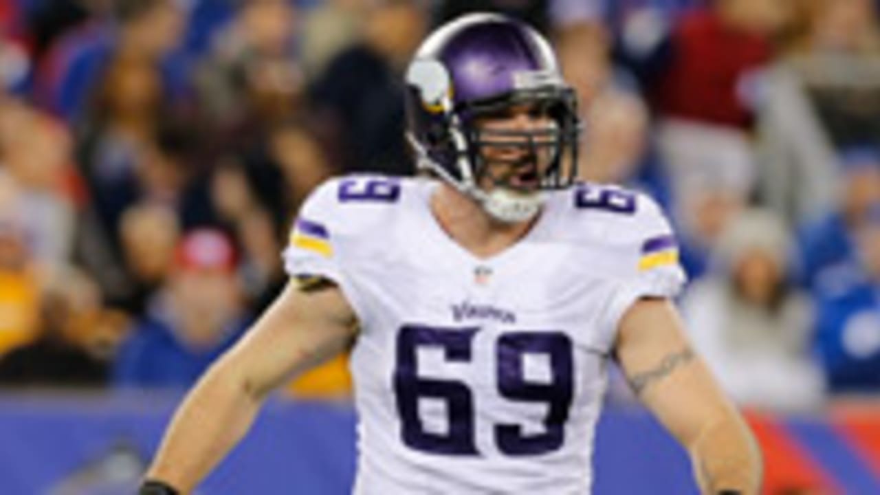 Jared Allen signs a one-day contract to retire as a Viking