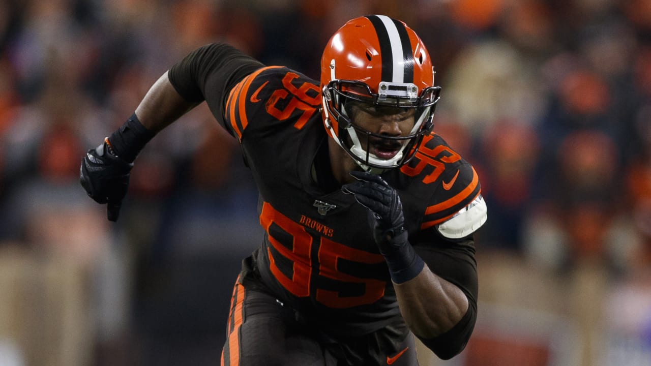 Myles Garrett: Stats & Injury News