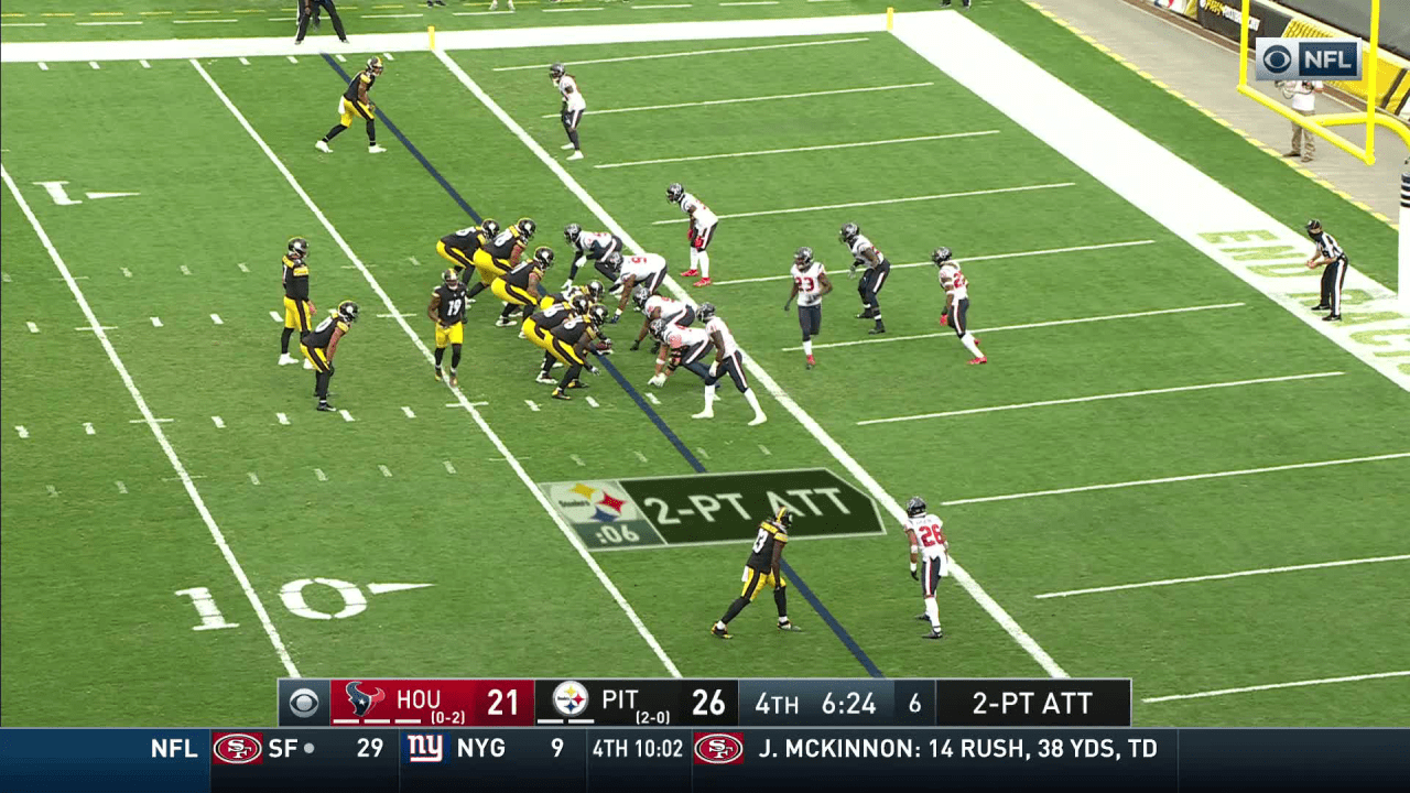 Pittsburgh Steelers quarterback Roethlisberger tosses 