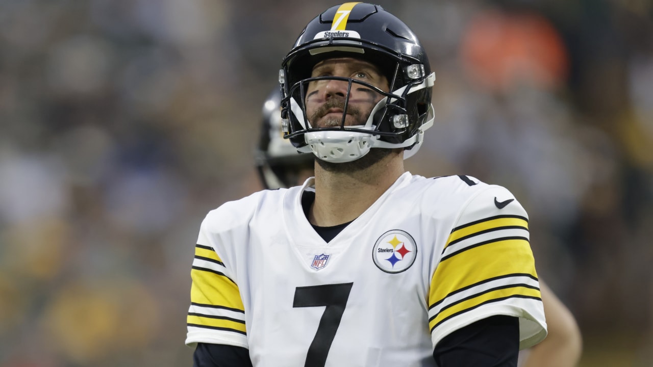 Steelers lose game, quarterback and more in abysmal showing against Texans