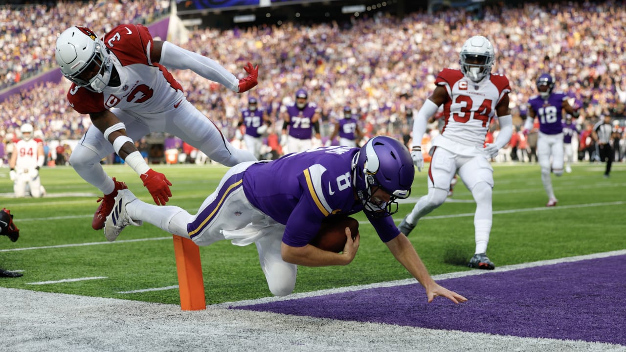 Chargers' Kenneth Murray picks off Kirk Cousins in the end zone to