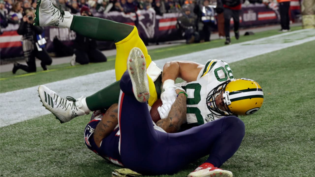 Rodgers slings pinpoint TD pass to Jimmy Graham