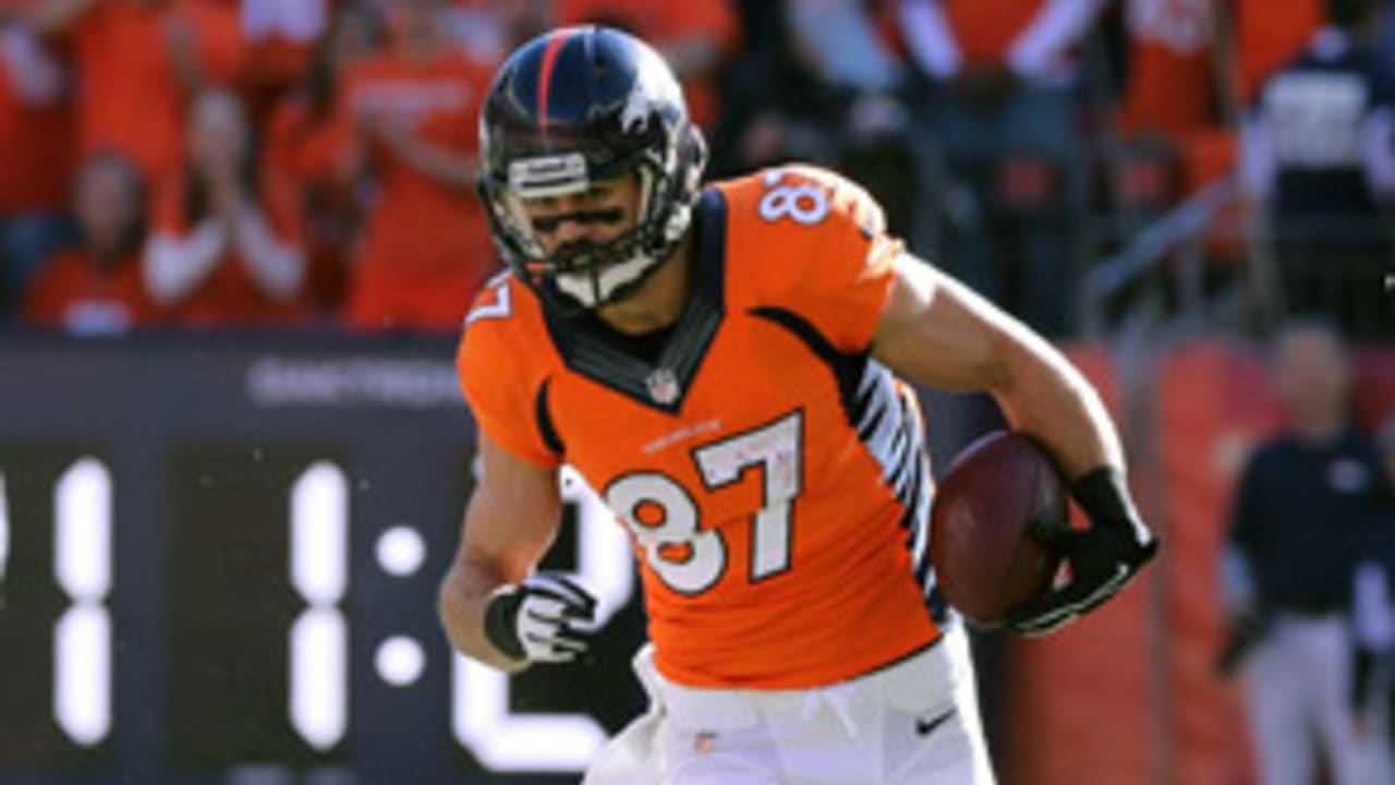 eric-decker-140120-evo.jpg
