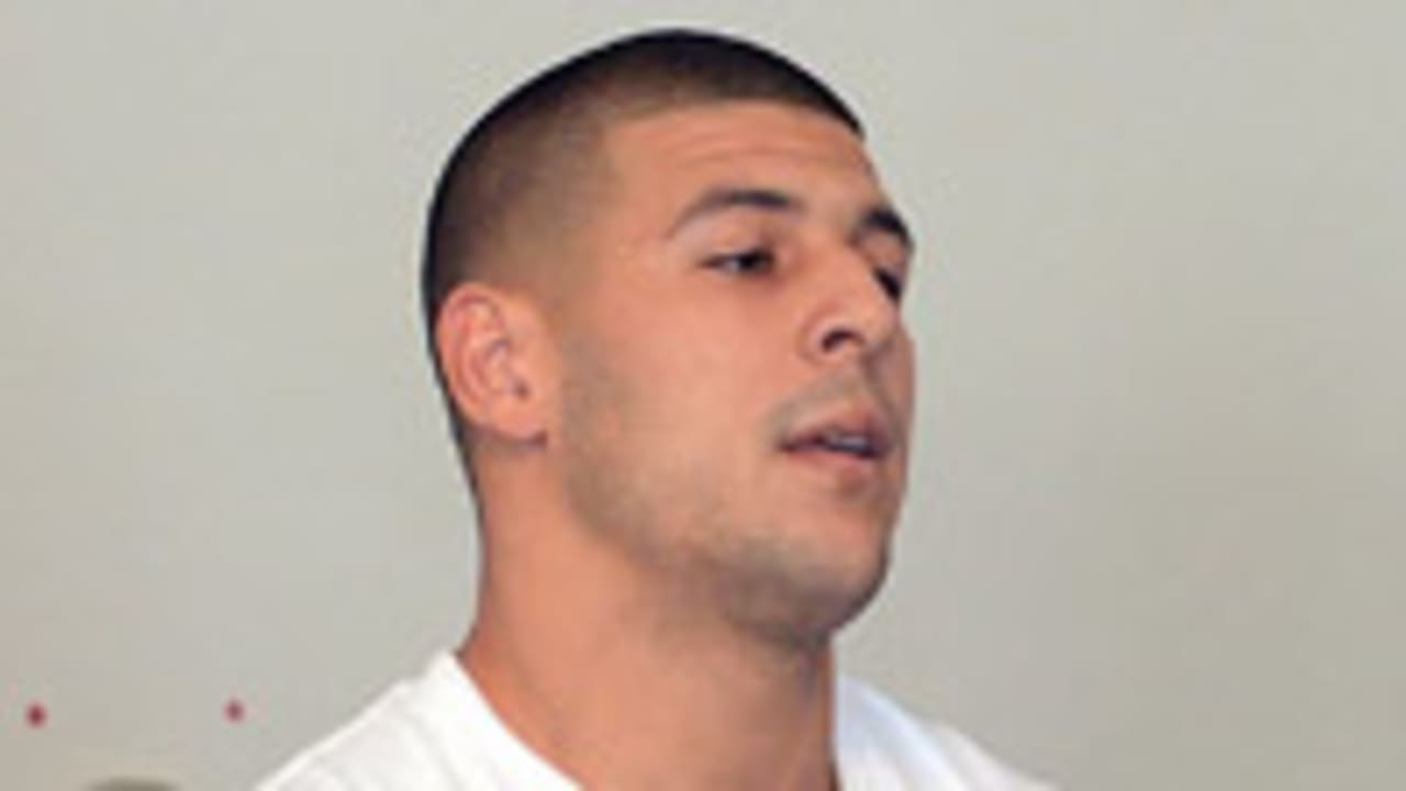 Aaron-Hernandez-130709-SL.jpg