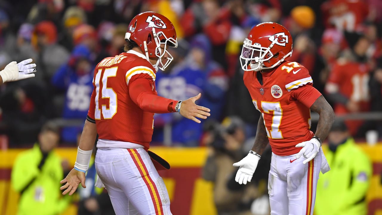 Mecole Hardman of the Kansas City Chiefs dives to score a 25 yard