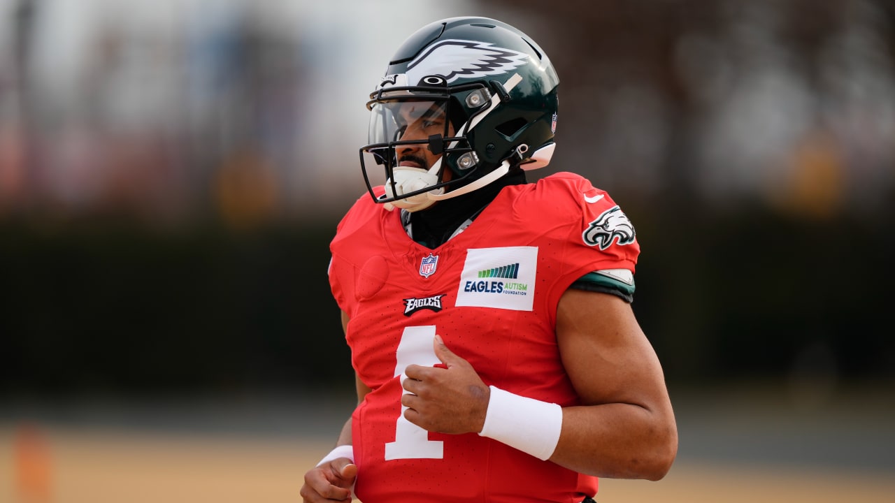 NFL Network's James Palmer: Washington Commanders want to force  Philadelphia Eagles quarterback Jalen Hurts to roll out to his left on 'MNF'