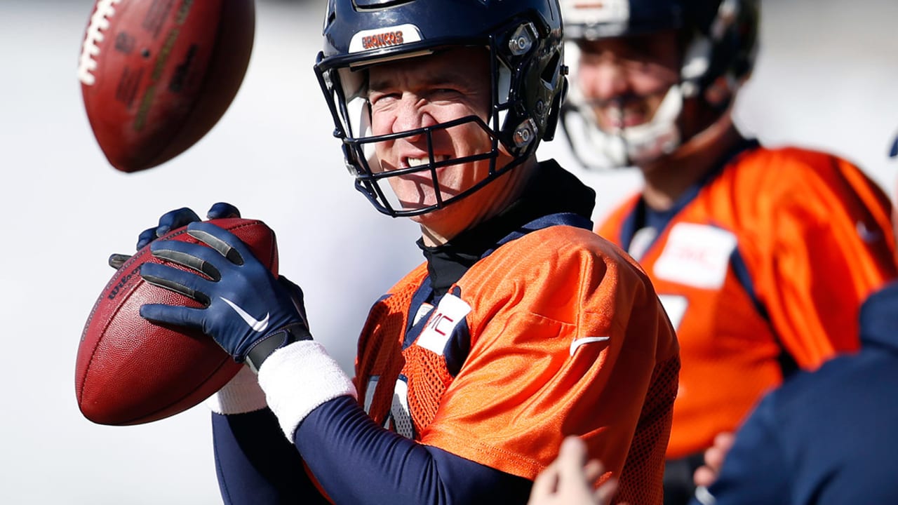 Manning-Peyton-160117-SL.jpg