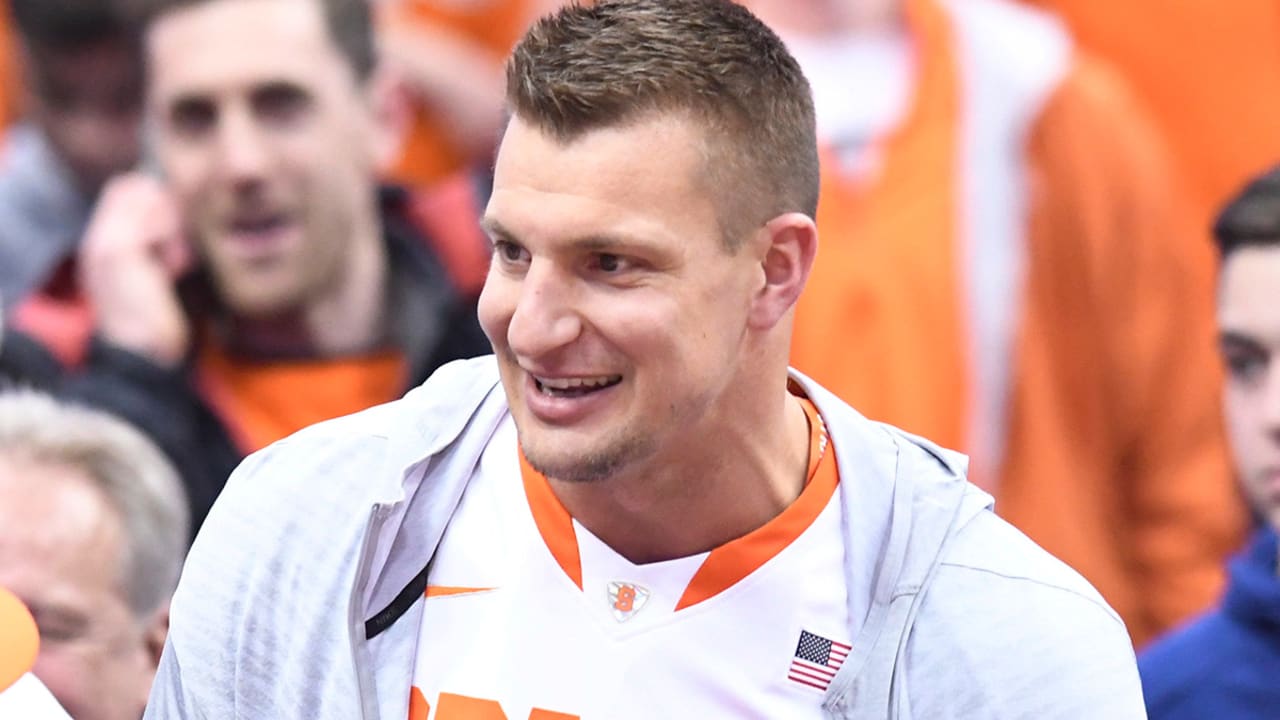 gronk-190827-sl.jpg